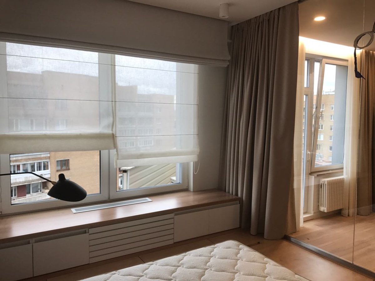 Шторы на окно с широким подоконником