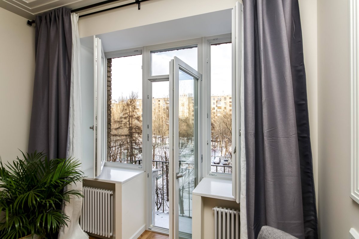 Балконная дверь штульповая поворотная 1500*2100