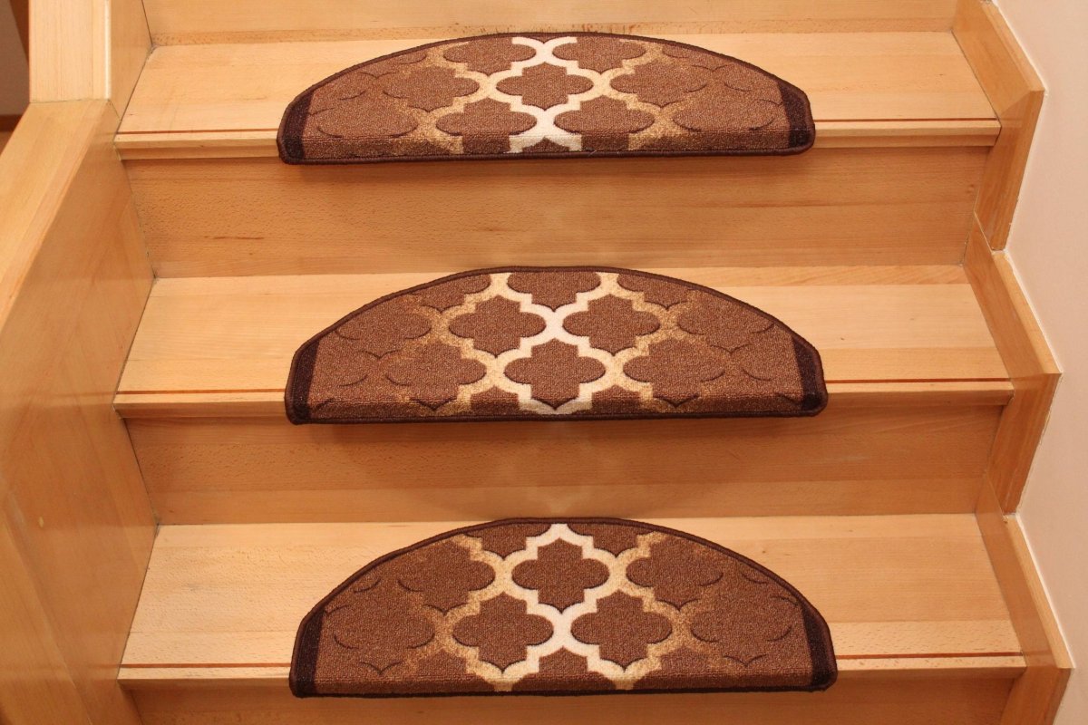 Накладки на лестничные ступени