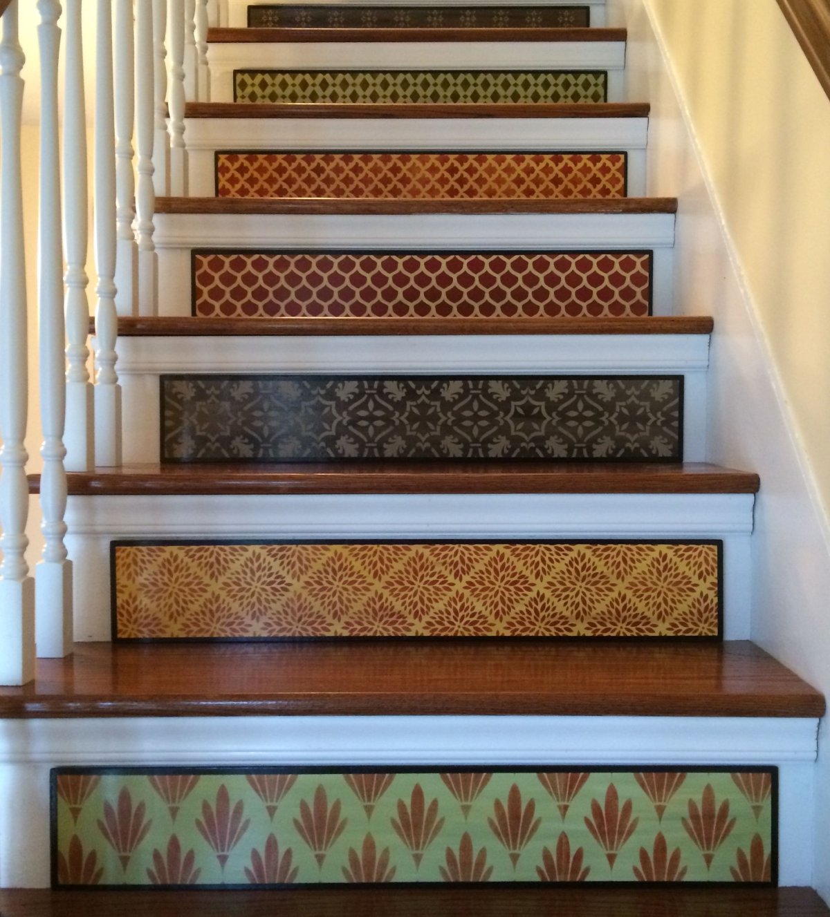 Накладки на ступени деревянной лестницы