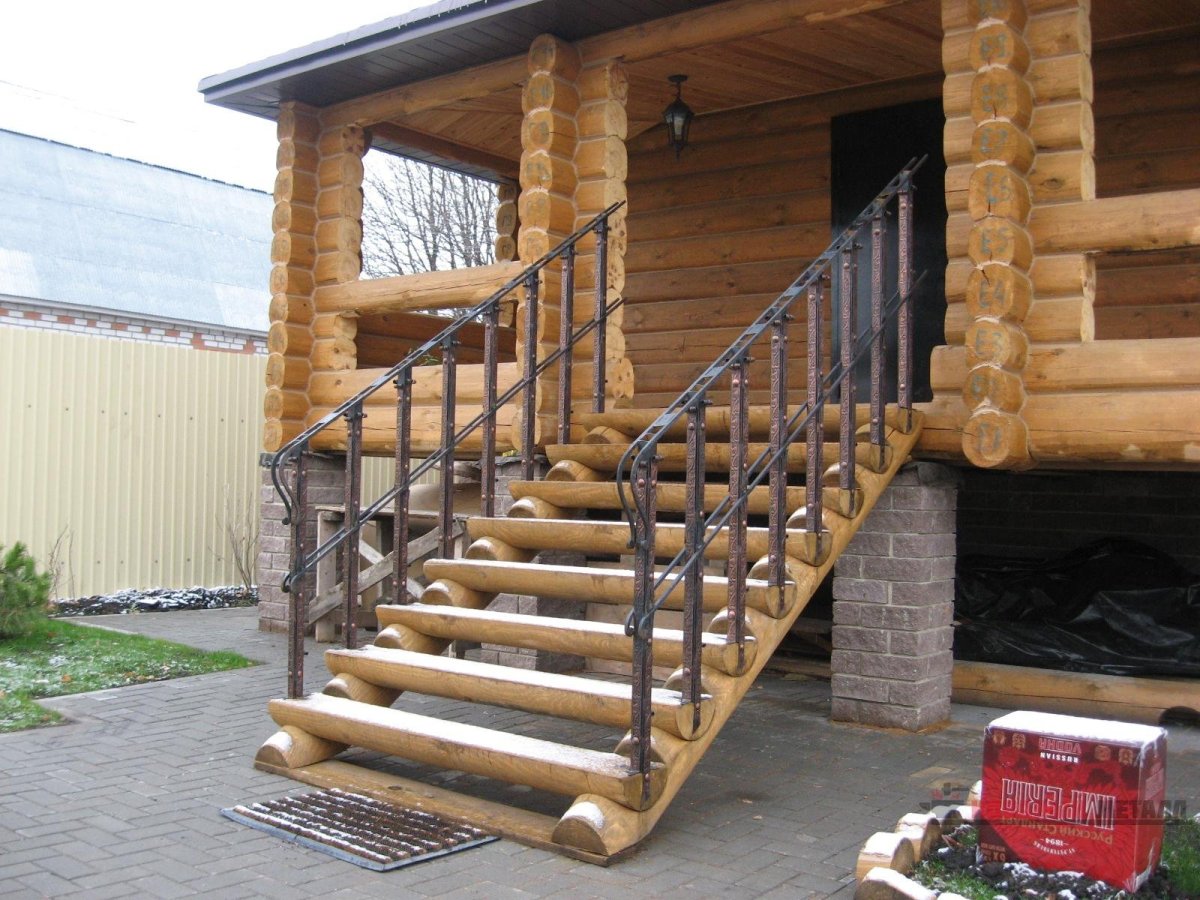 Крыльцо из бревна к дому