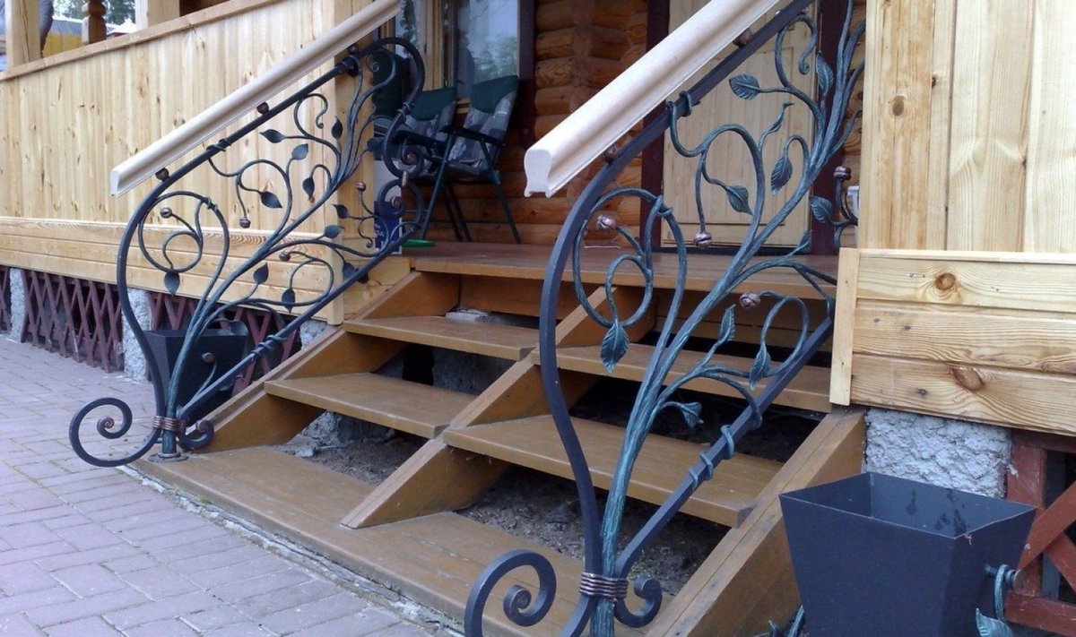 Кованые лестницы для крыльца
