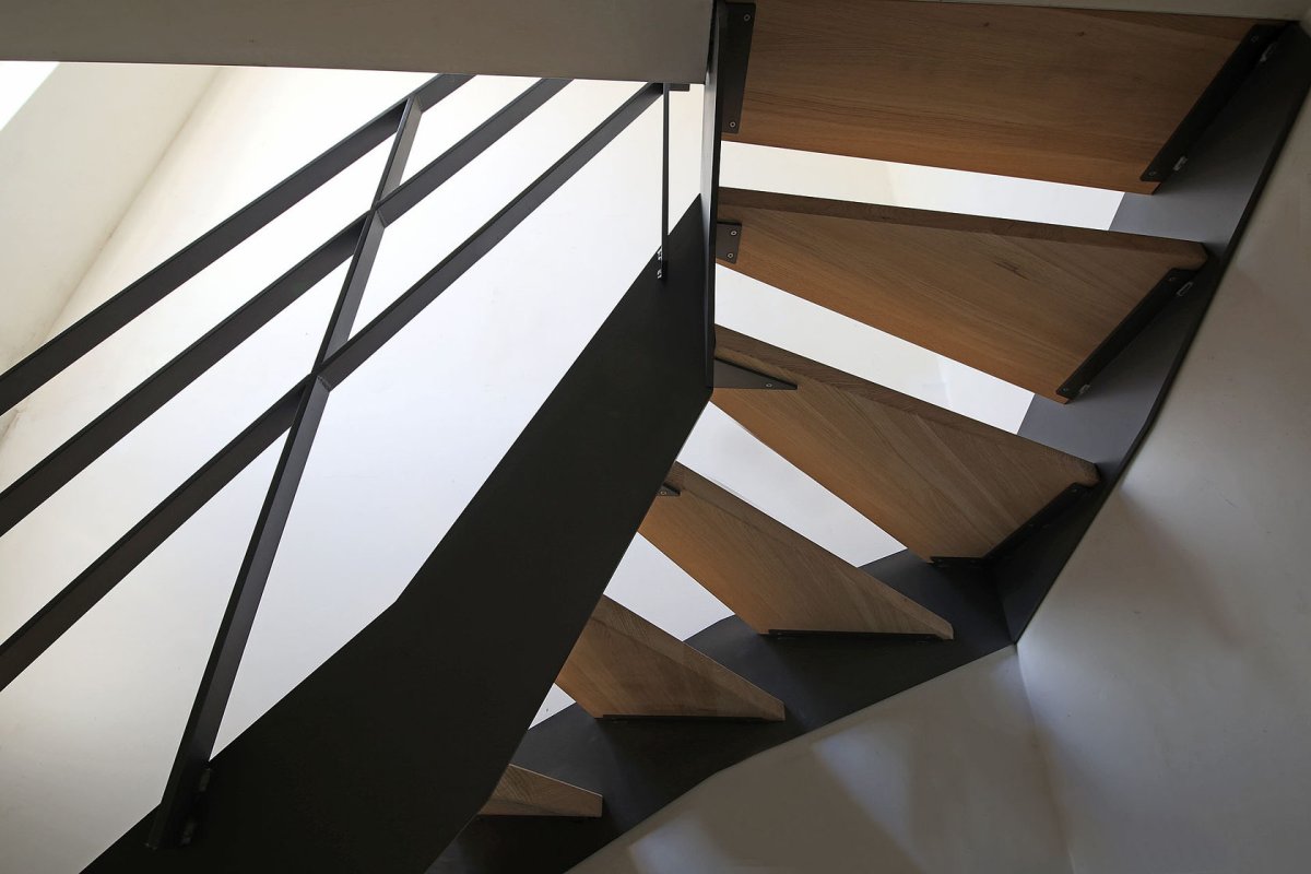 Лестница из листа металла