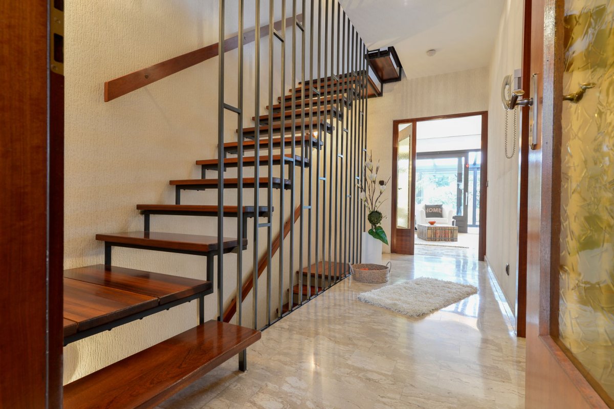 Перила второго этажа в частном доме