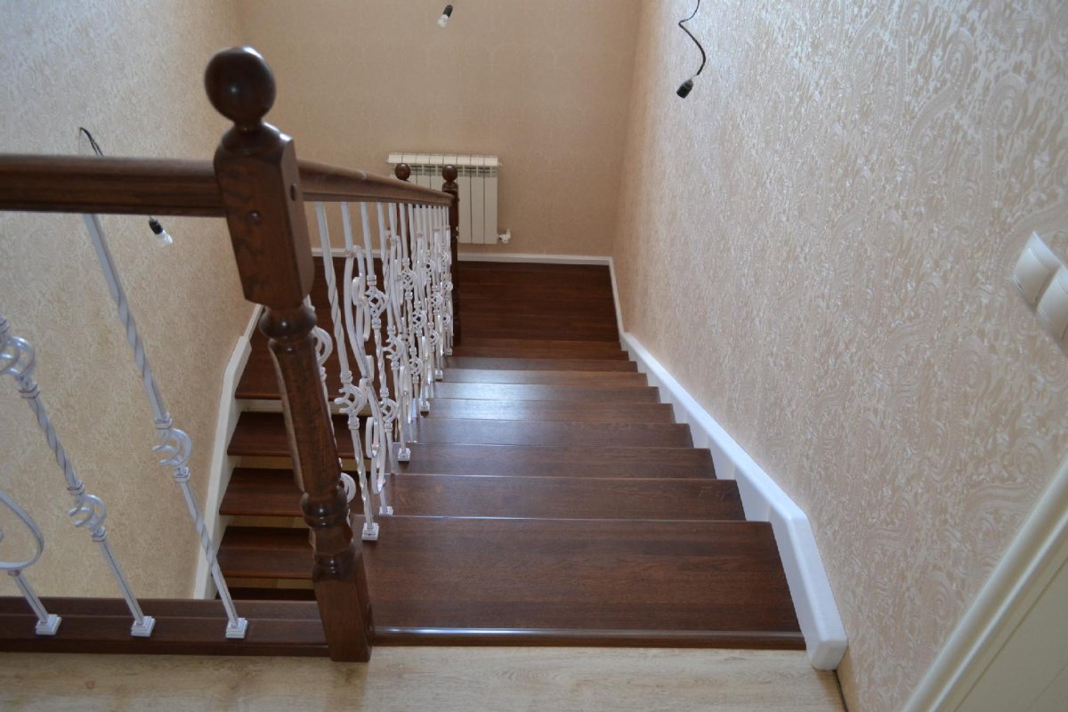 Плинтус на лестничном марше