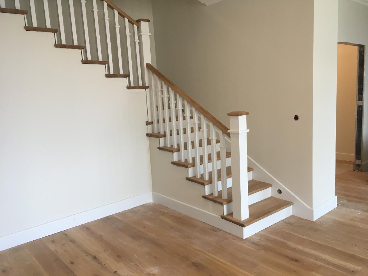 Плинтус на лестнице