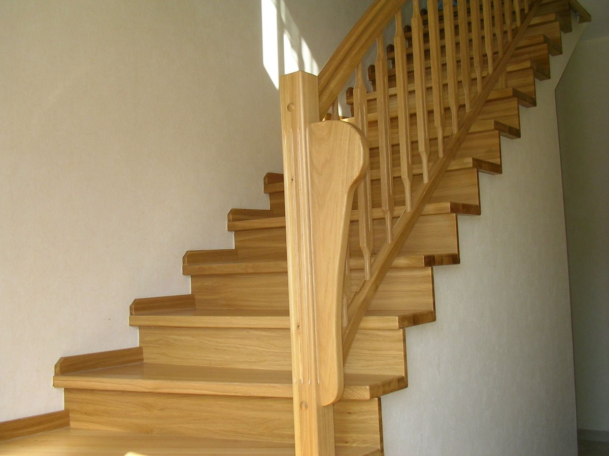 Лестница межэтажная деревянная к-001м/1 правозаходная