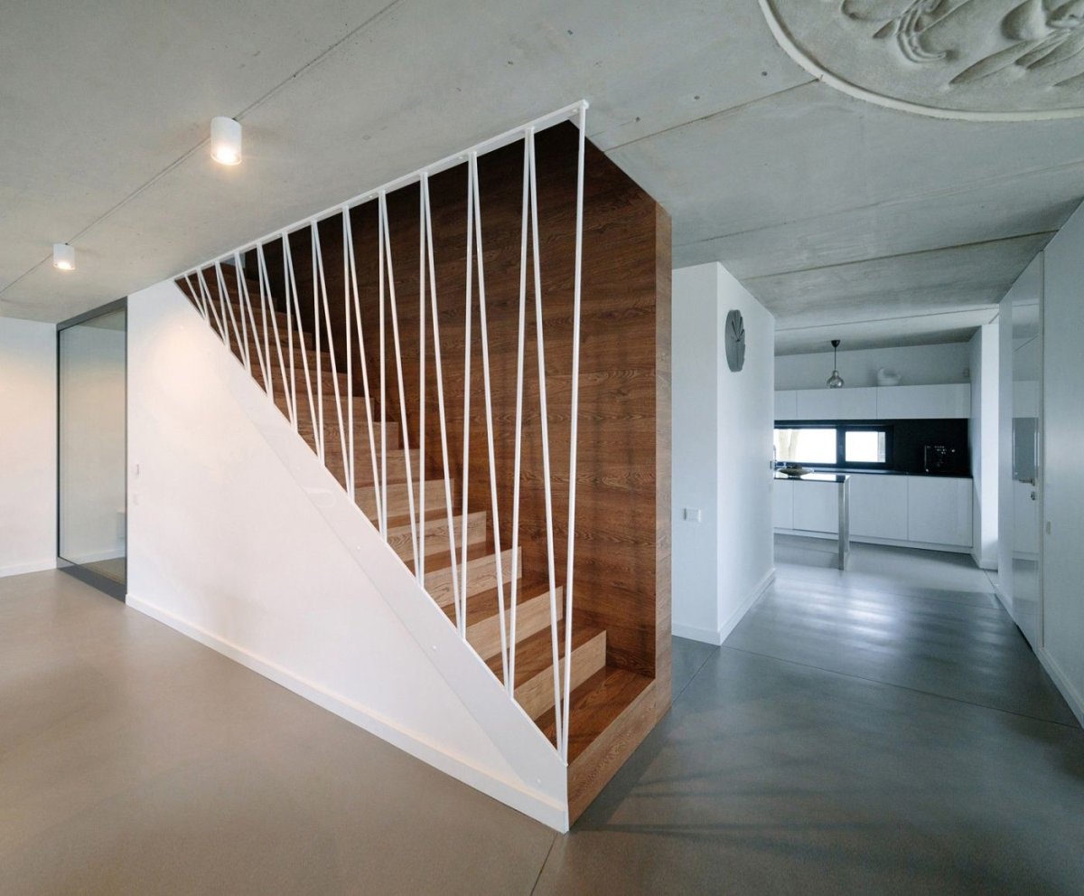 Перегородка для лестницы