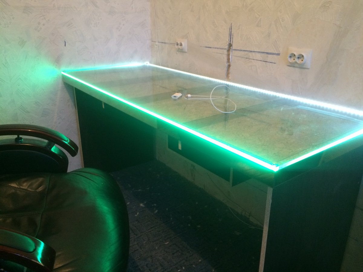 Столешница с подсветкой изнутри