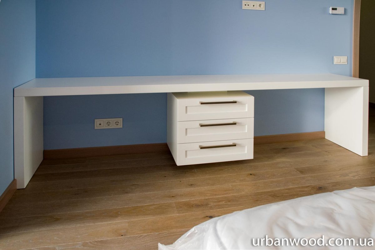 Длинная столешница для письменного стола