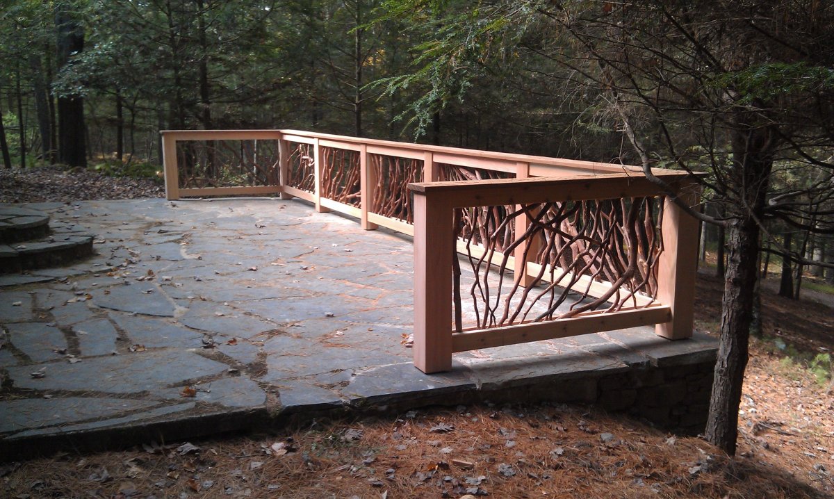 Необычное ограждение террасы