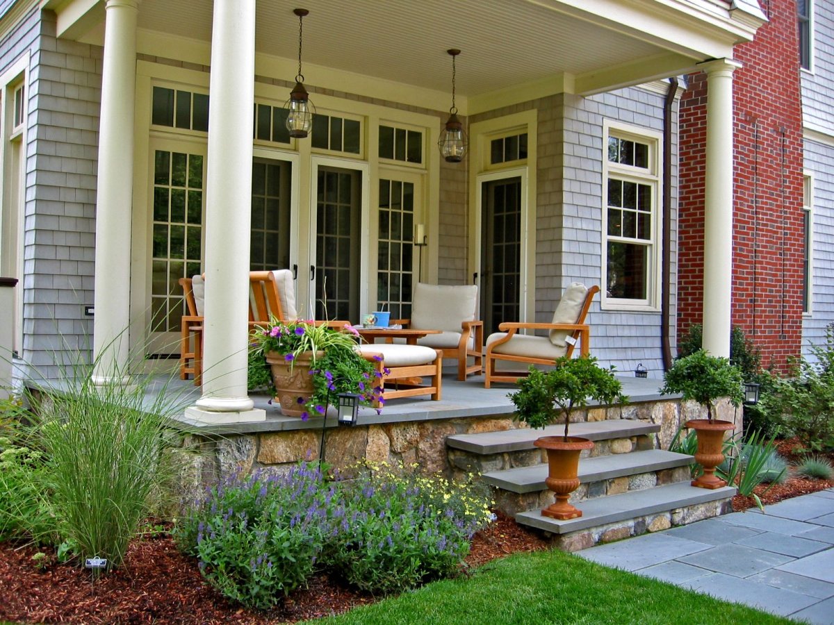 Крыльцо на задний двор