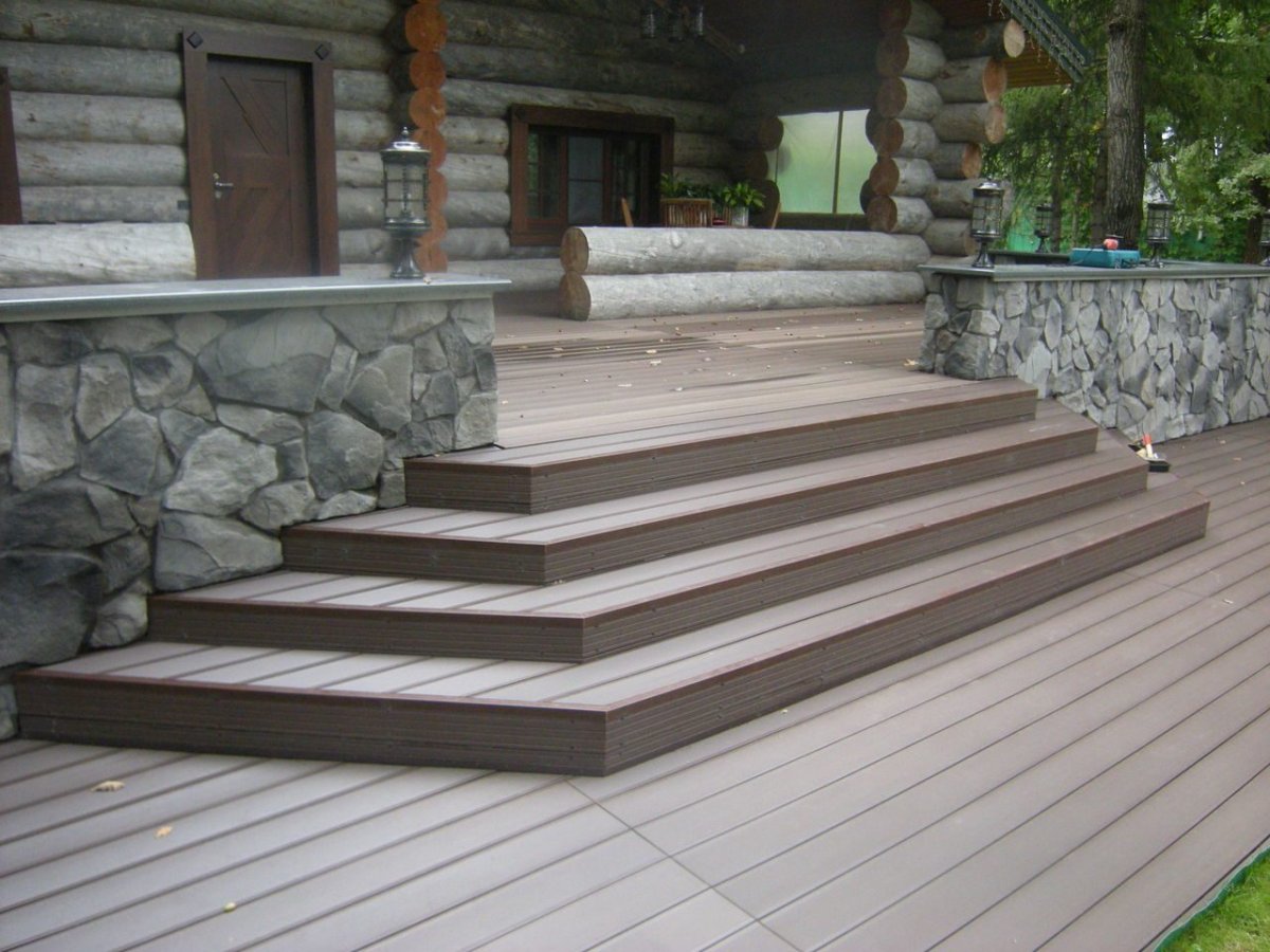 Крыльцо из террасной доски