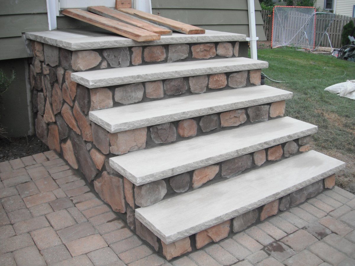 Ступени из блоков для крыльца