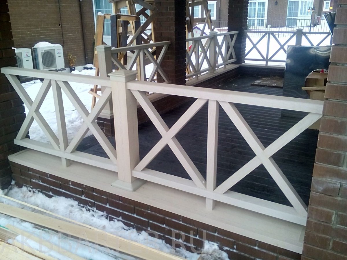 Ограждение террасы из дерева
