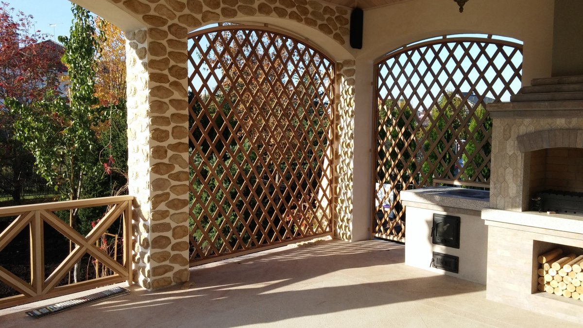 Решетка для веранды из дерева