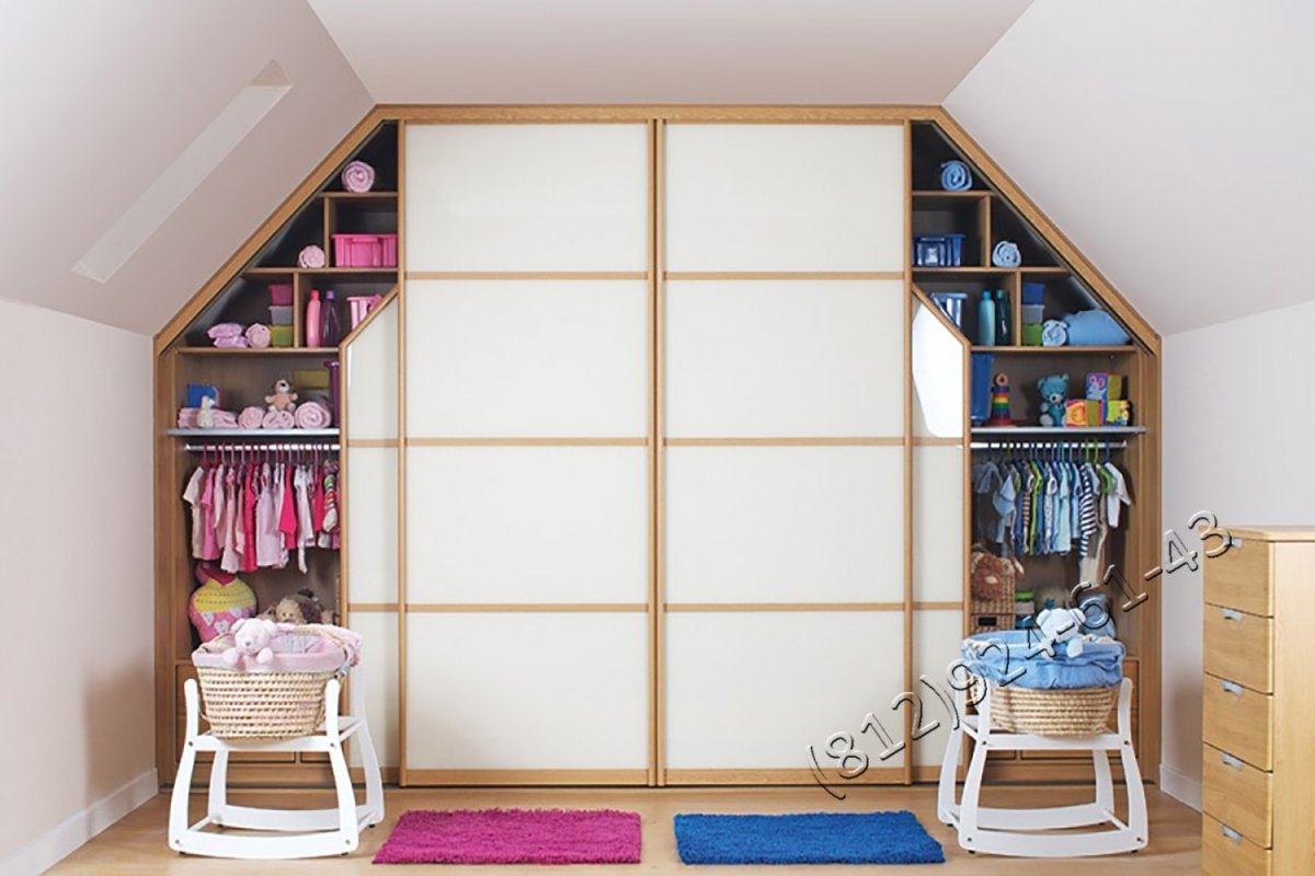 Шкаф купе в мансарде