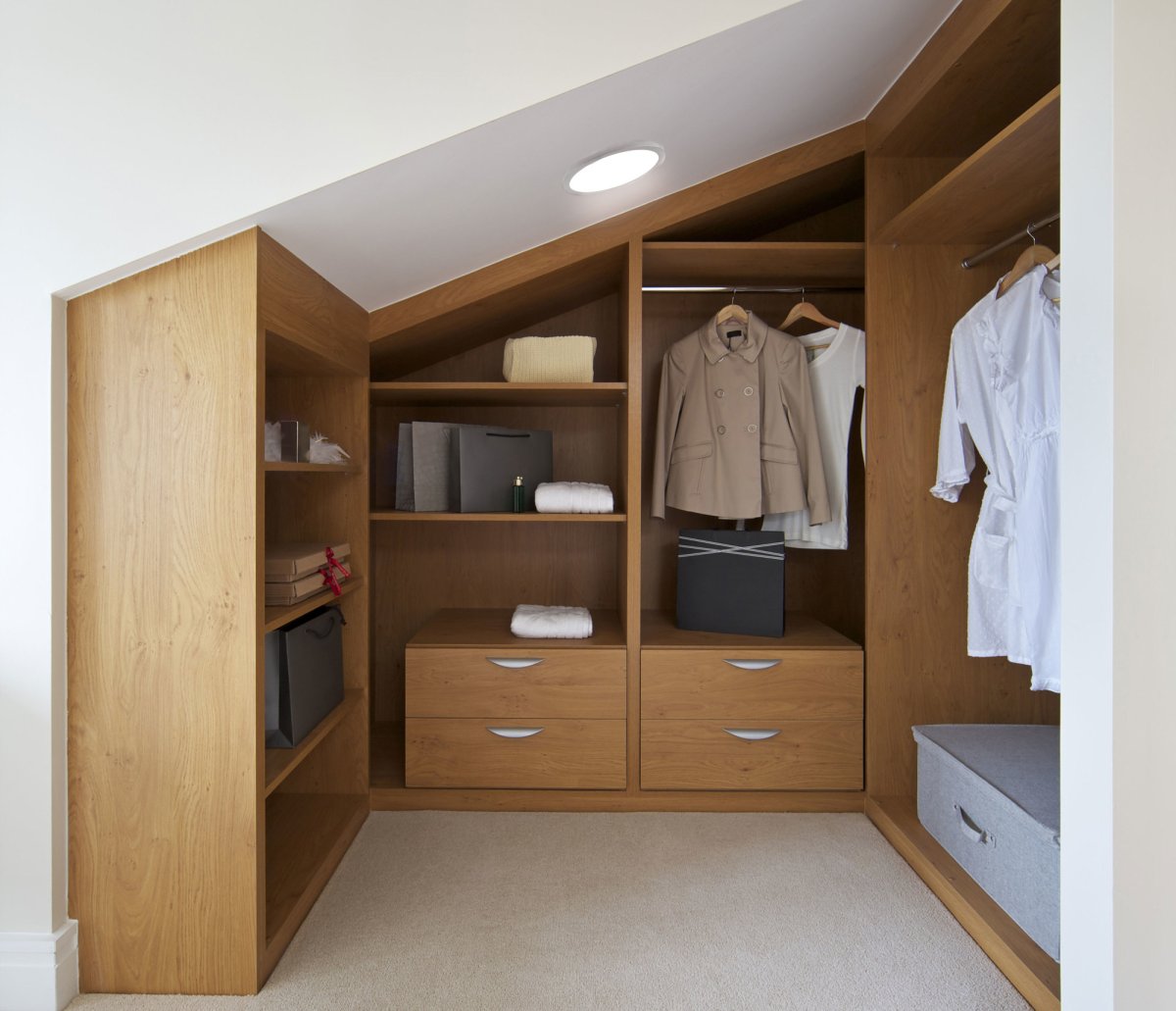Гардеробная на мансарде