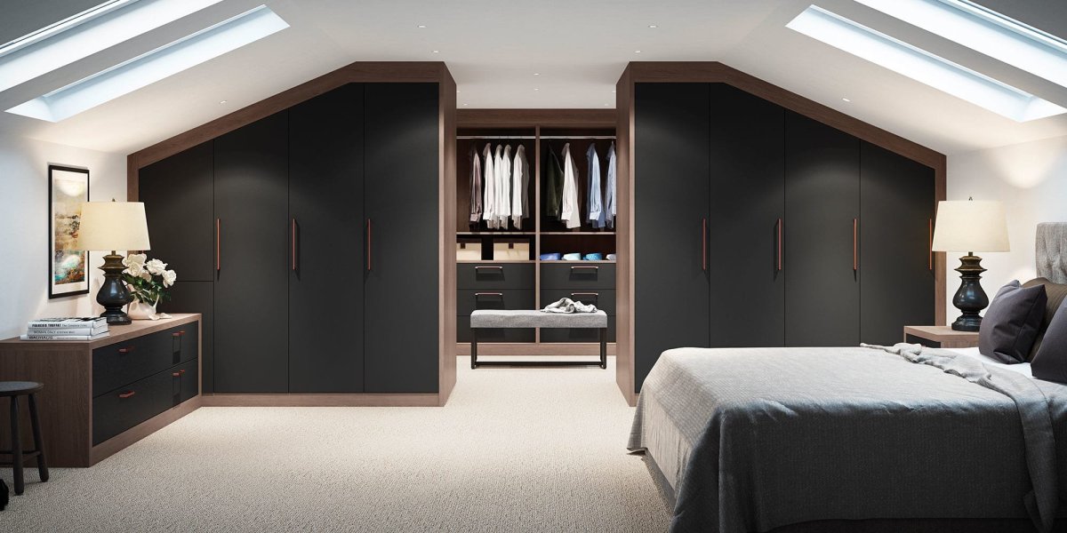 Спальня на мансарде с гардеробной