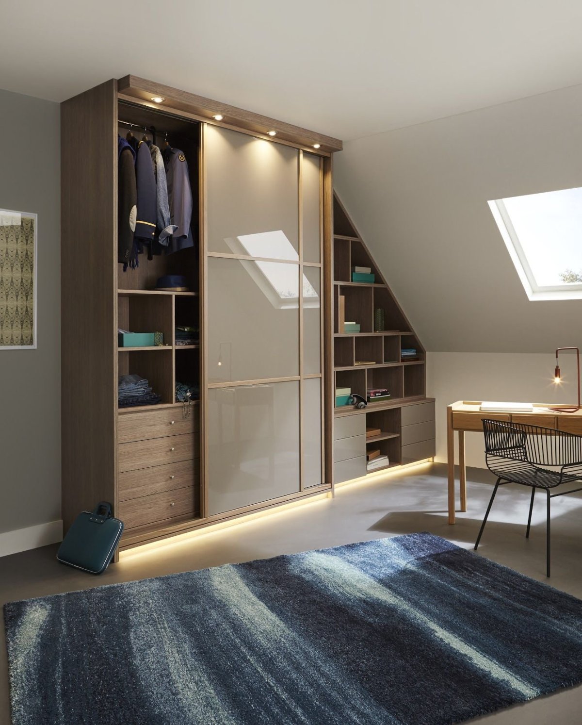 Встроенные шкафы на мансарде