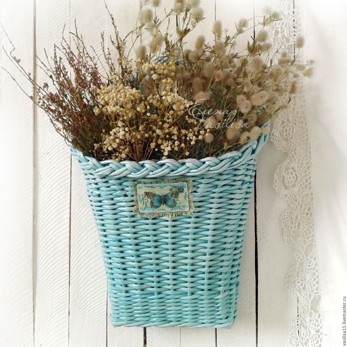 Плетеные корзины с сухими цветами