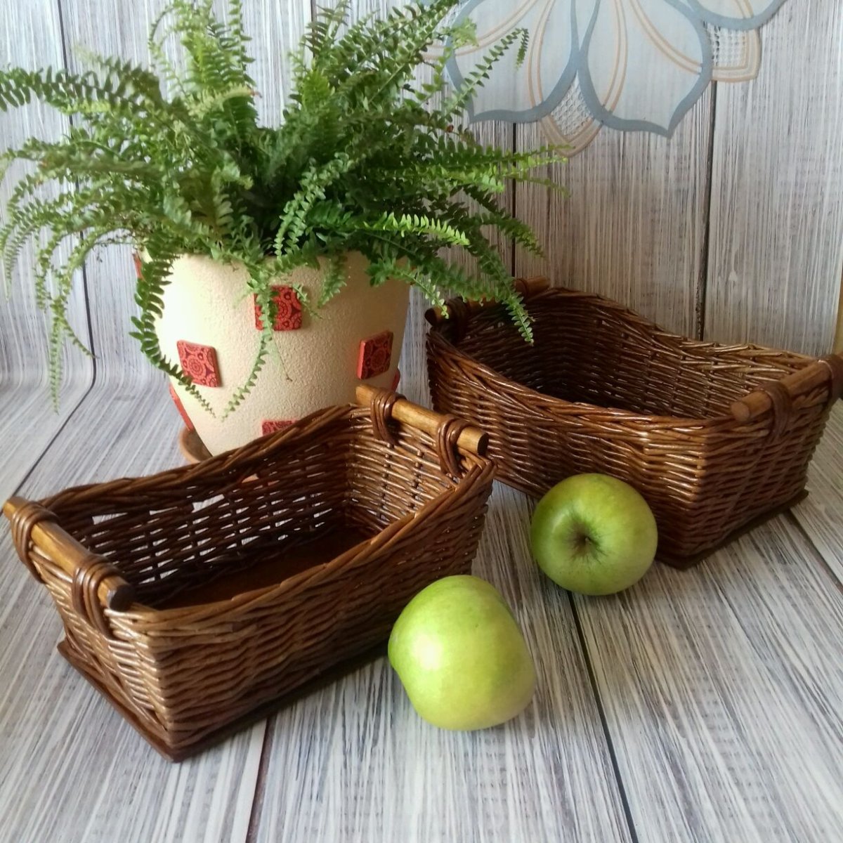 Корзинка плетеная