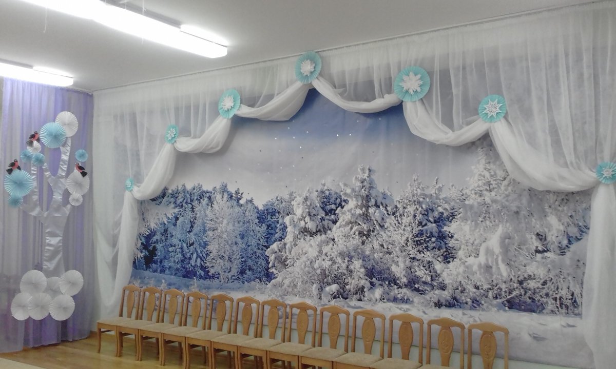 Новогоднее украшение музыкального зала