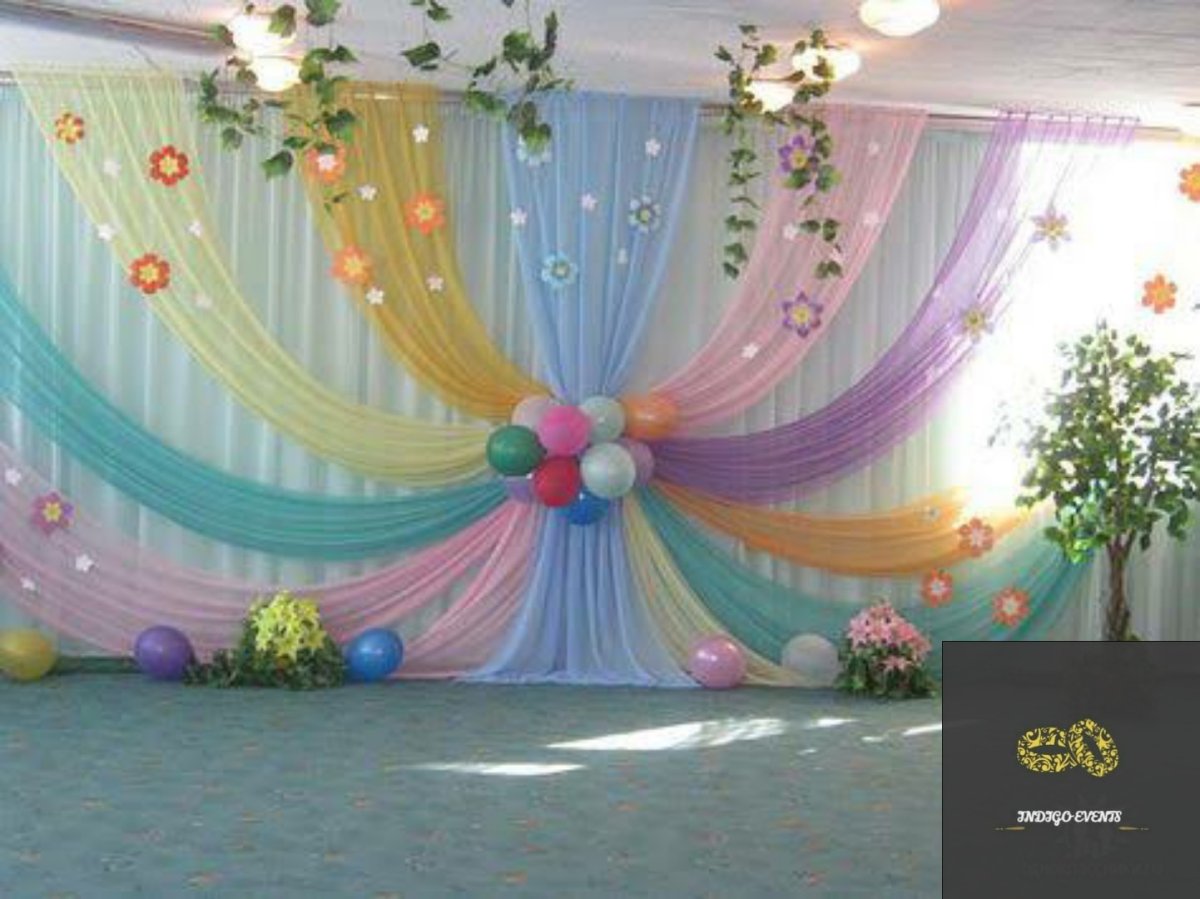 Украшение зала тканью в детском саду