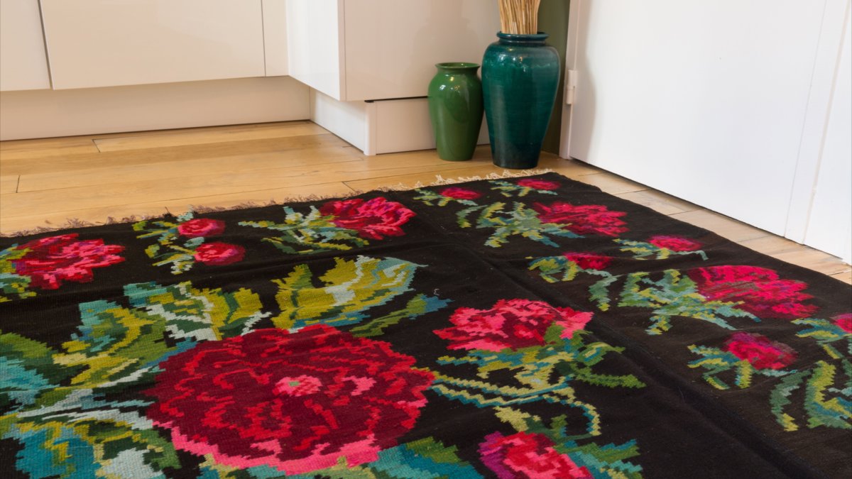 Молдавские ковры с розами