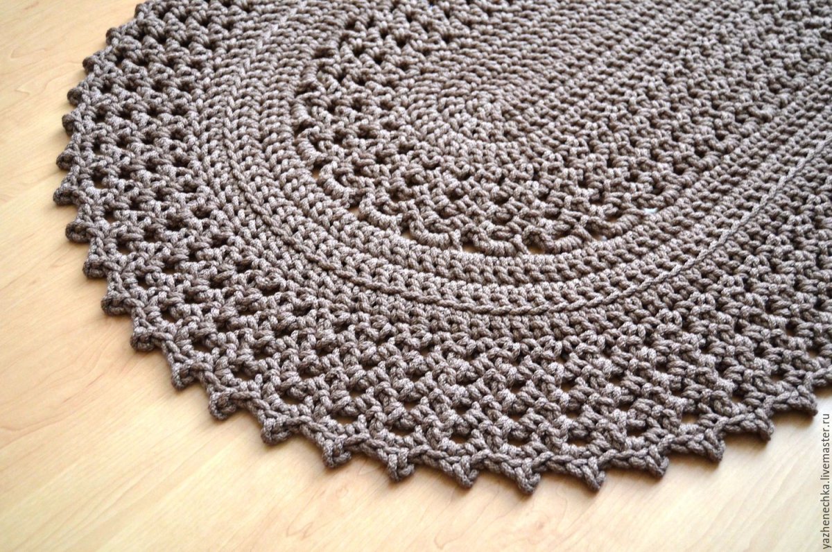 Овальный коврик из полиэфирного шнура