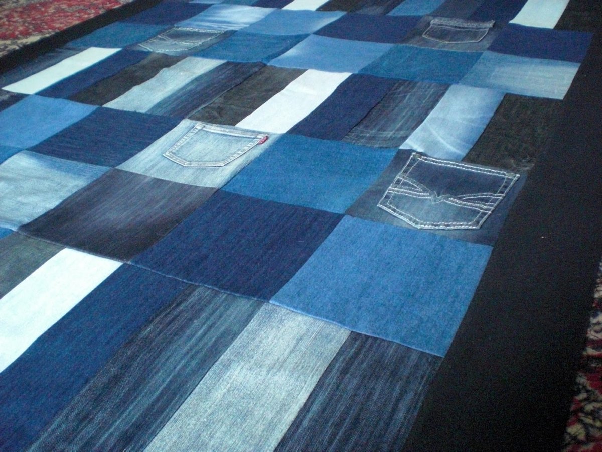 Коврик из джинсовых лоскутков