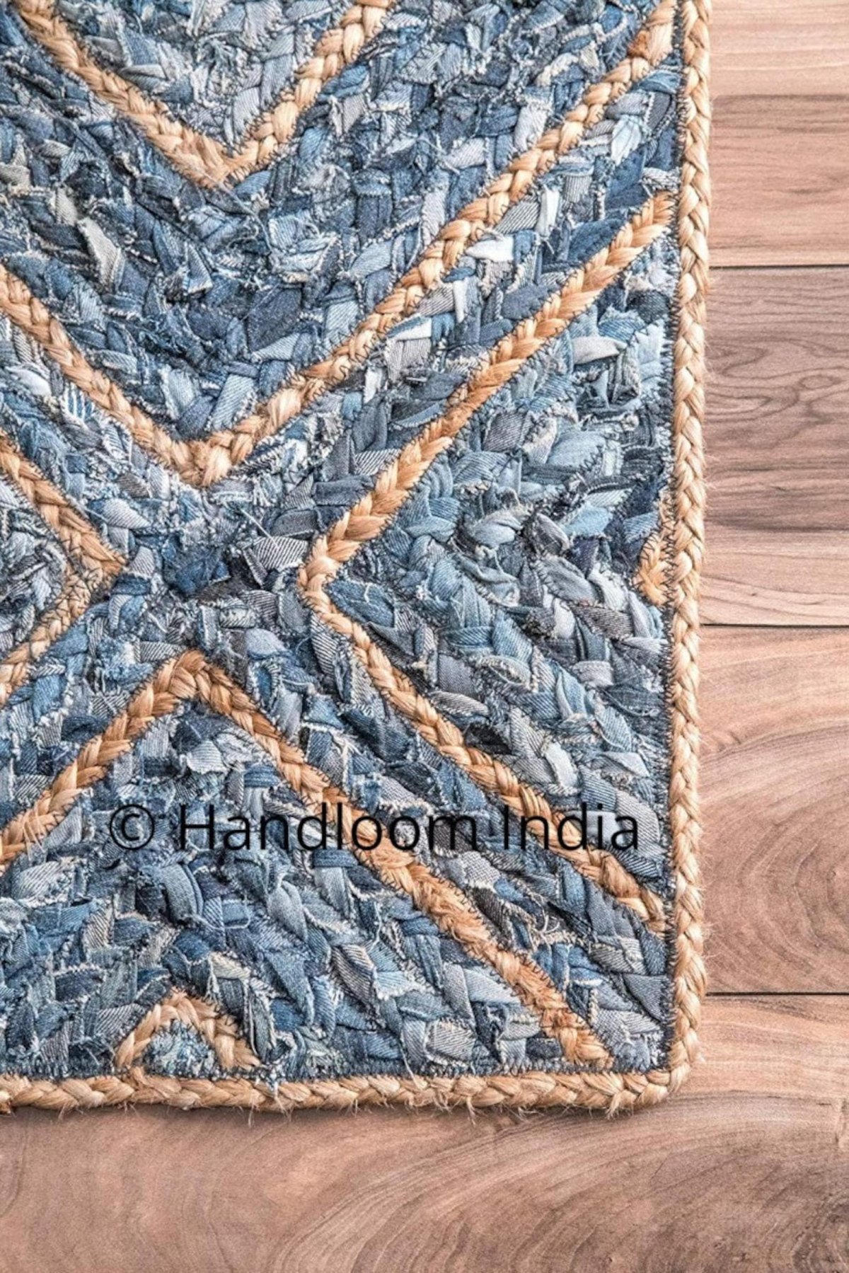 Коврик из джинсовых полосок