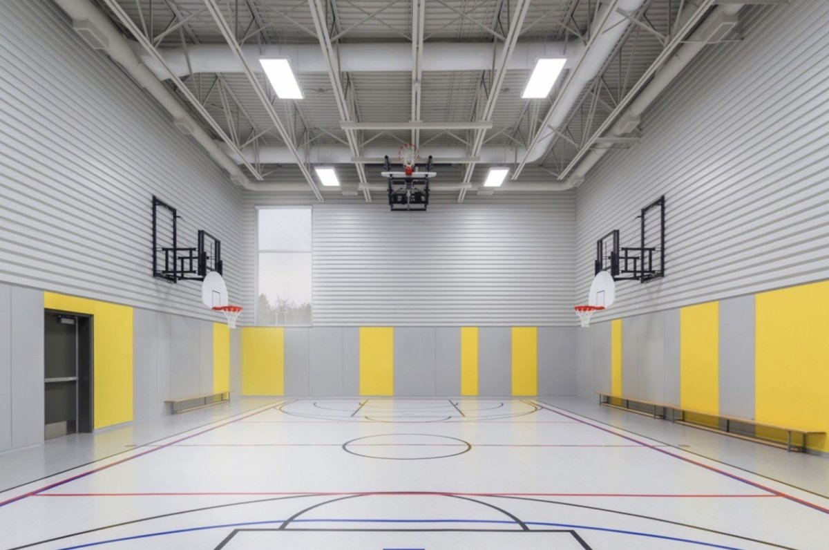 Современный спортивный зал в школе