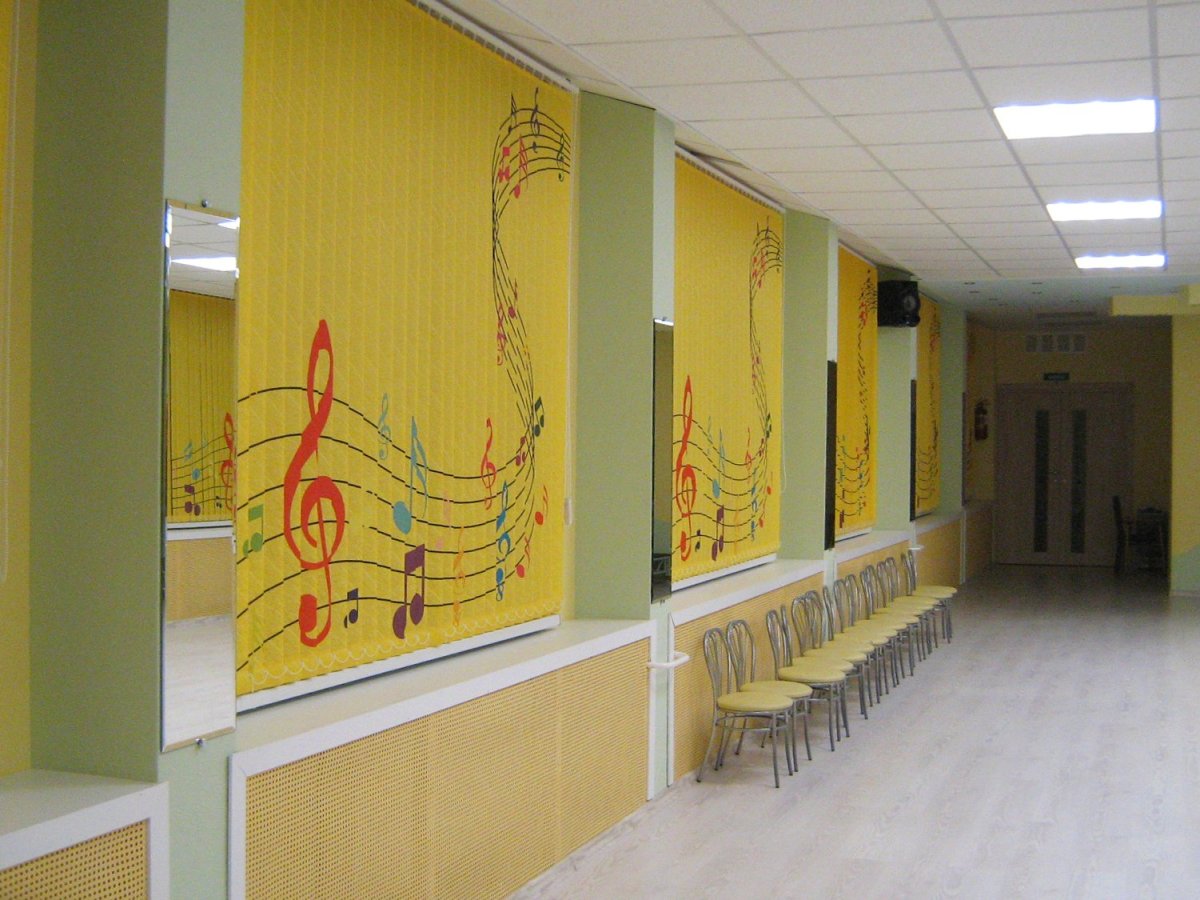 Стены в музыкальном зале