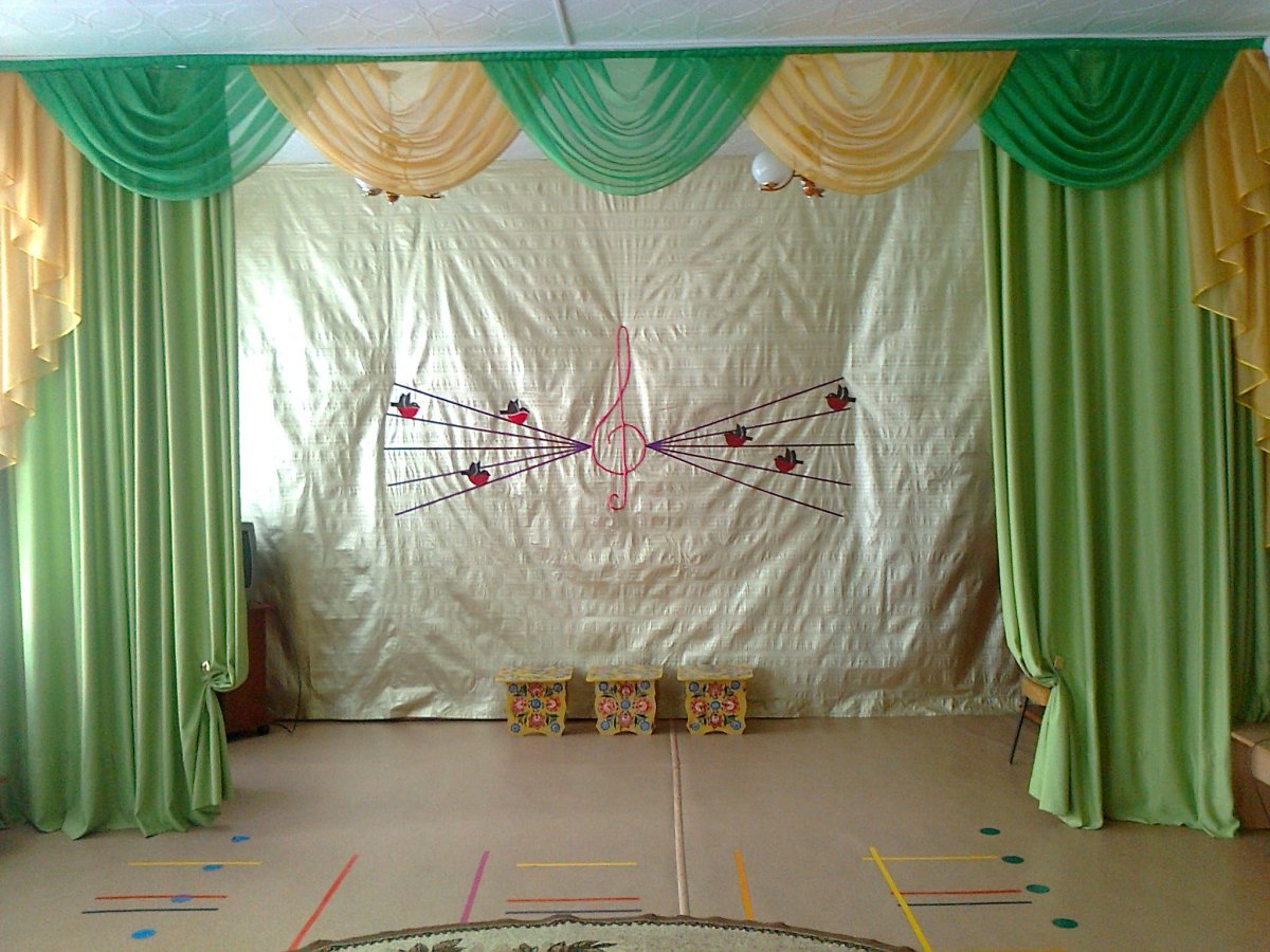Украшение музыкального зала в детском саду