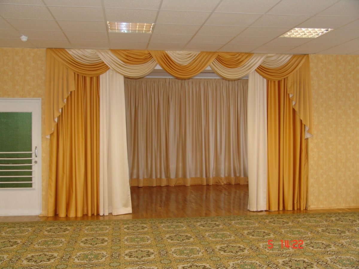 Шторы для актового зала в детском саду