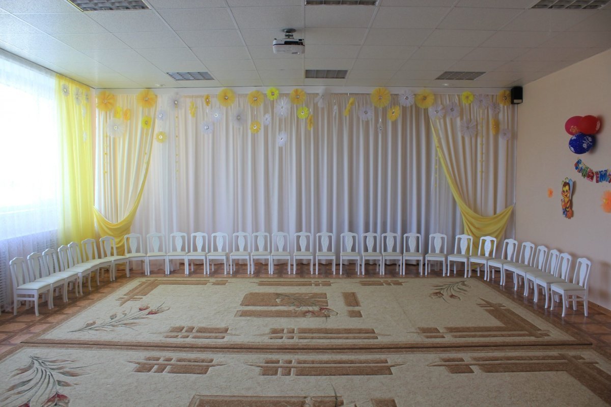 Шторы в музыкальный зал детского сада