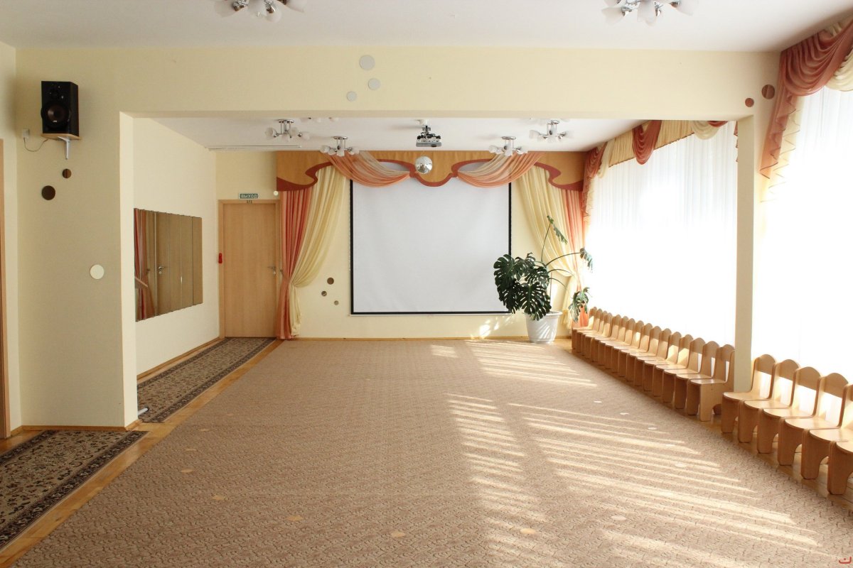 Красивый музыкальный зал