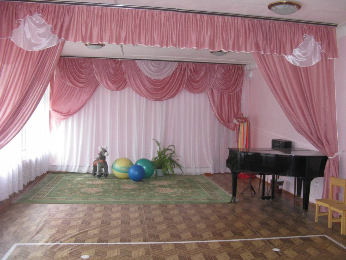 Интерьер штор для музыкального зала в детском саду