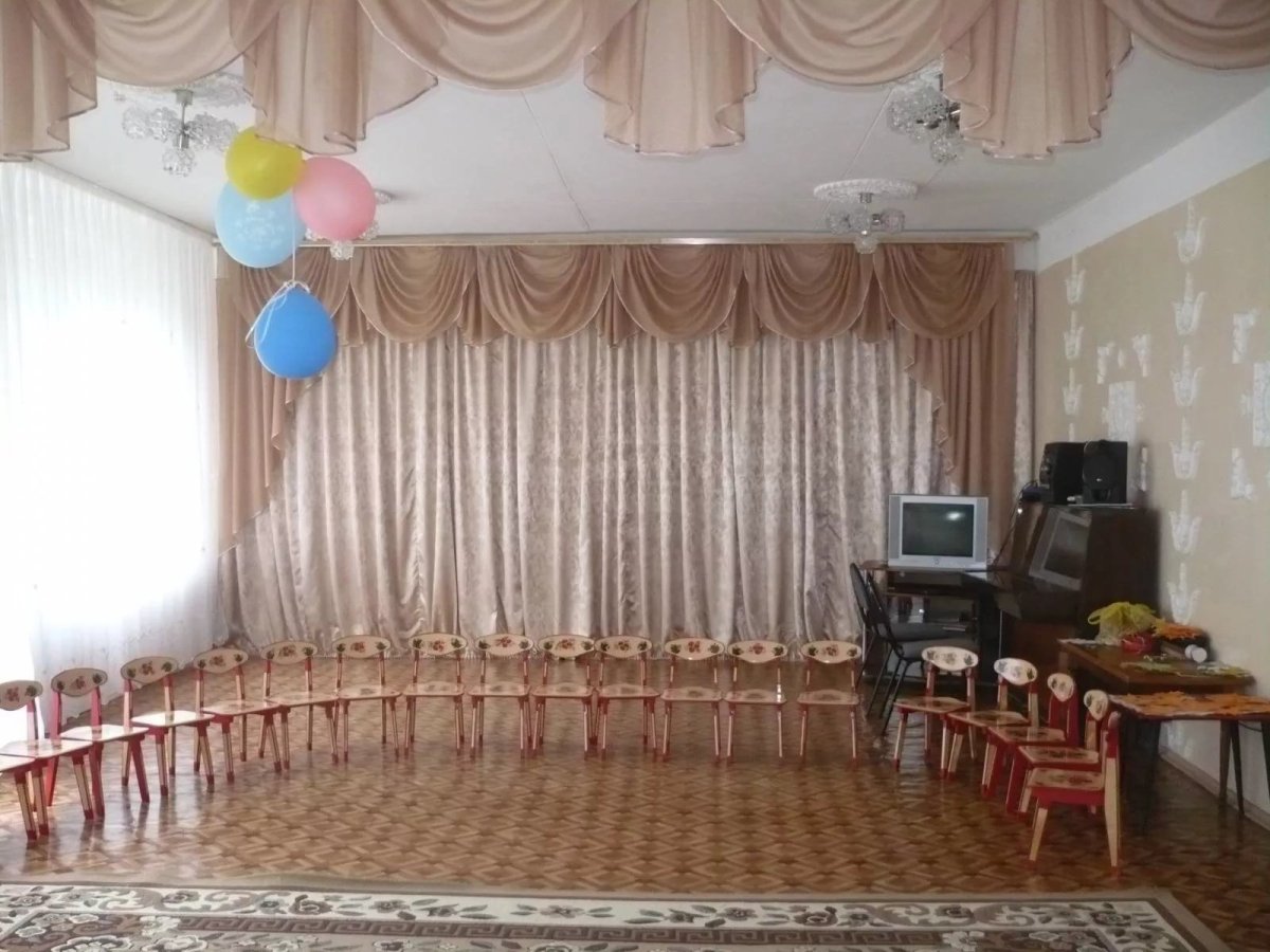 Шторы в музыкальный зал детского сада