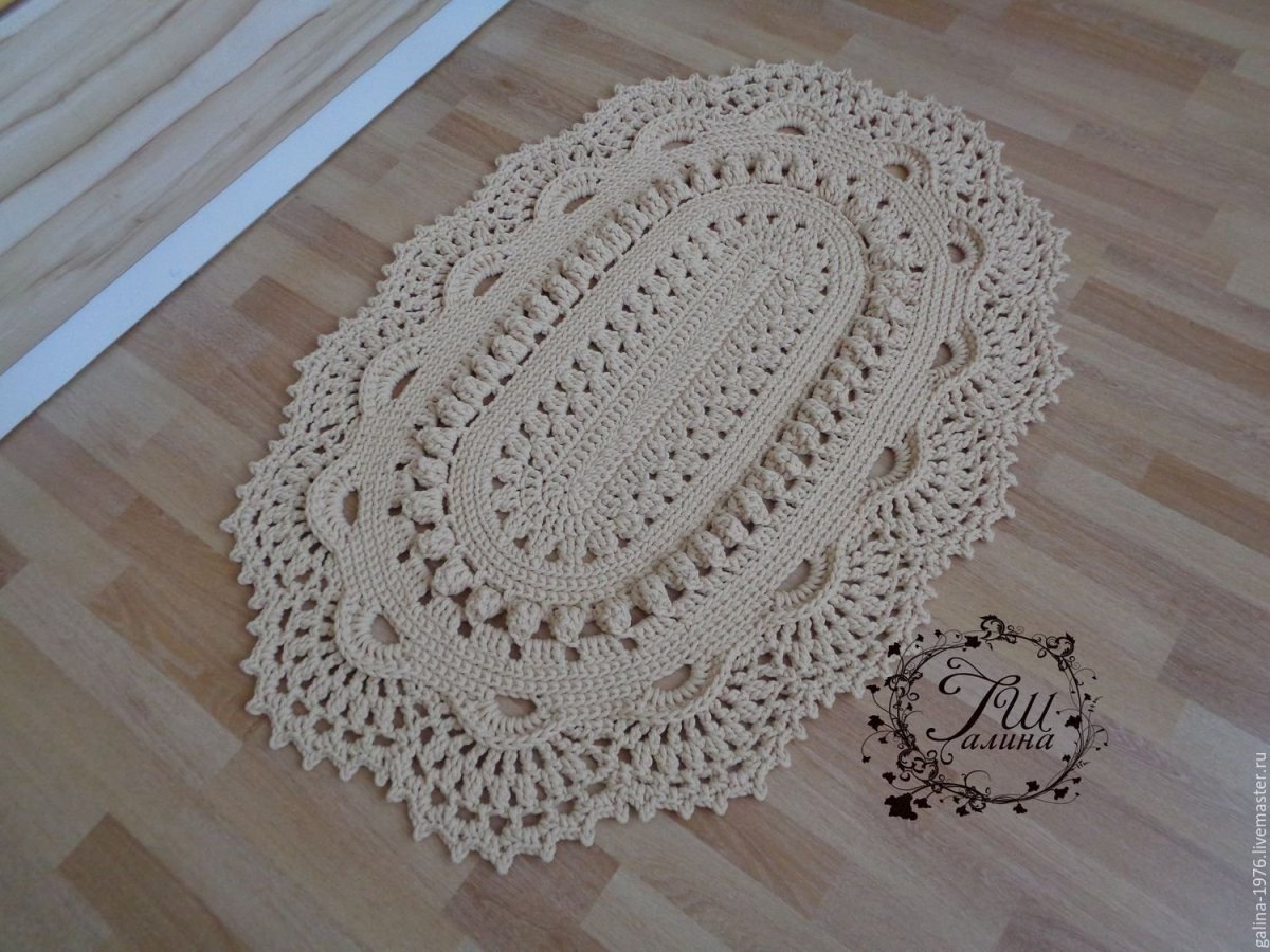 Овальный коврик из полиэфирного шнура