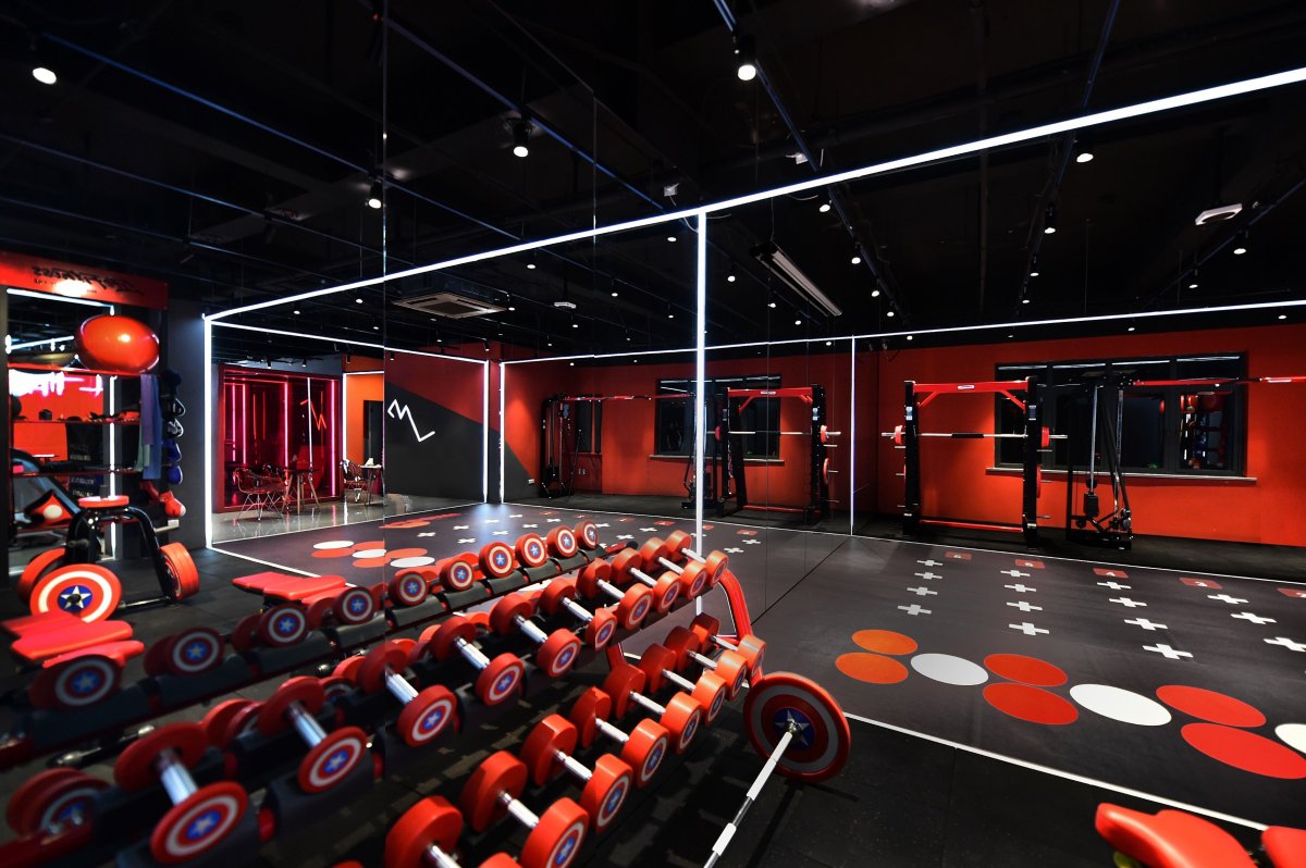 Интерьер фитнес зала