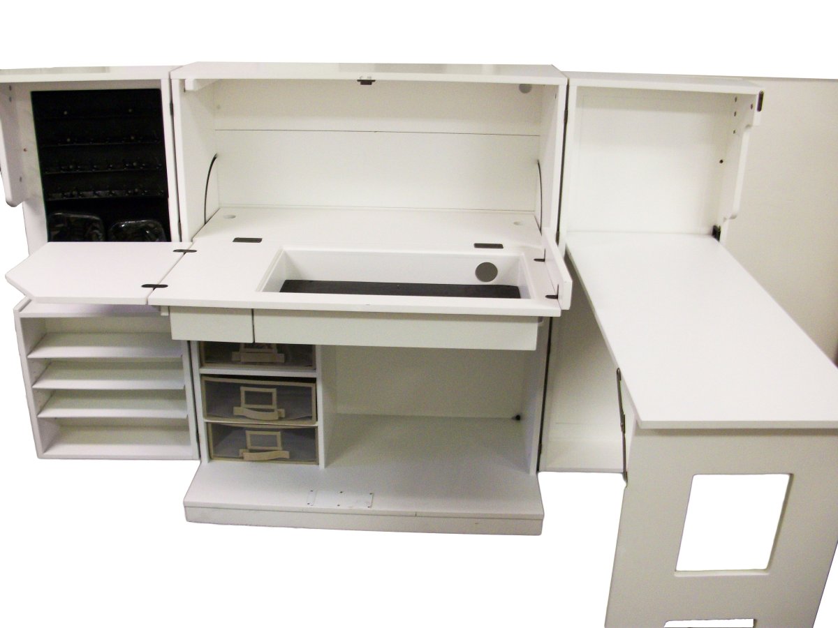 Шкаф для швеи с выдвижным столом