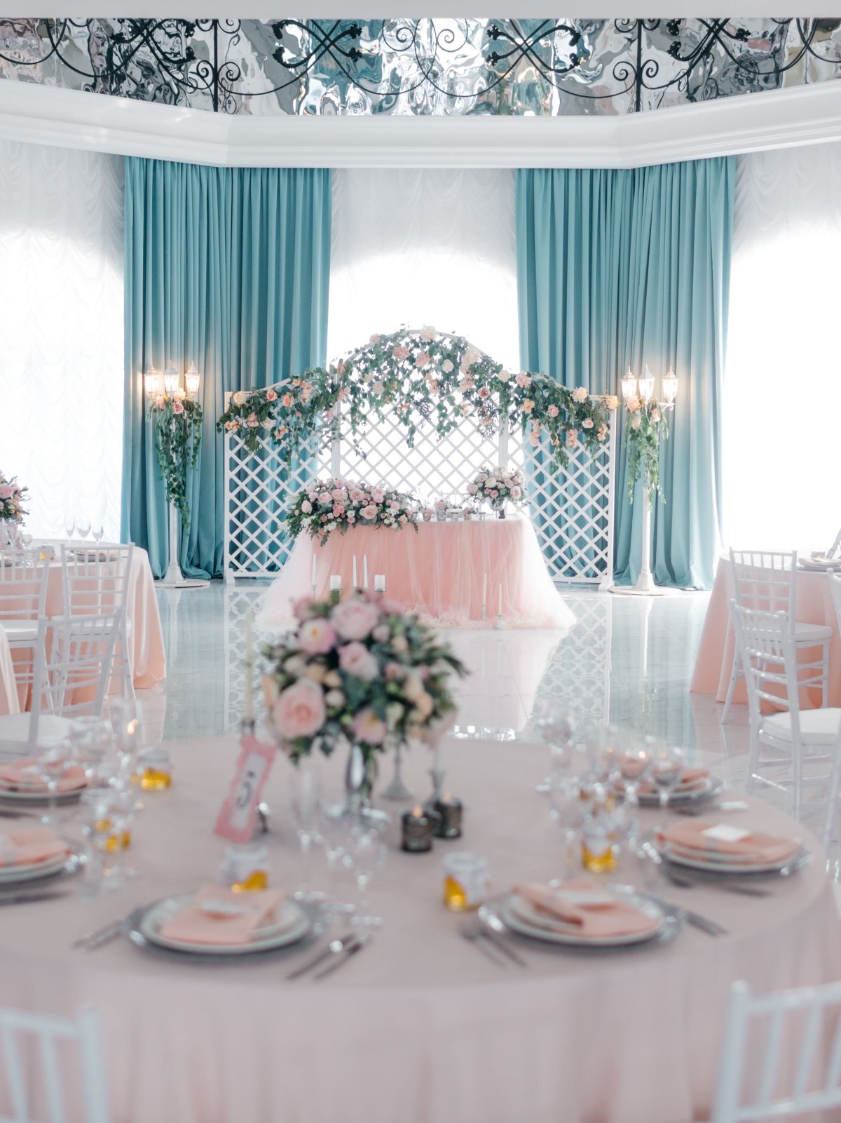 Украшение банкетных залов