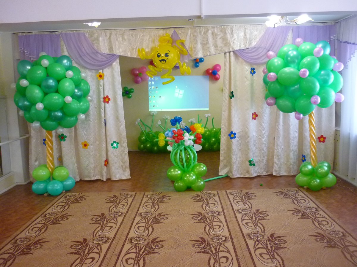 Летнее украшение зала в детском саду