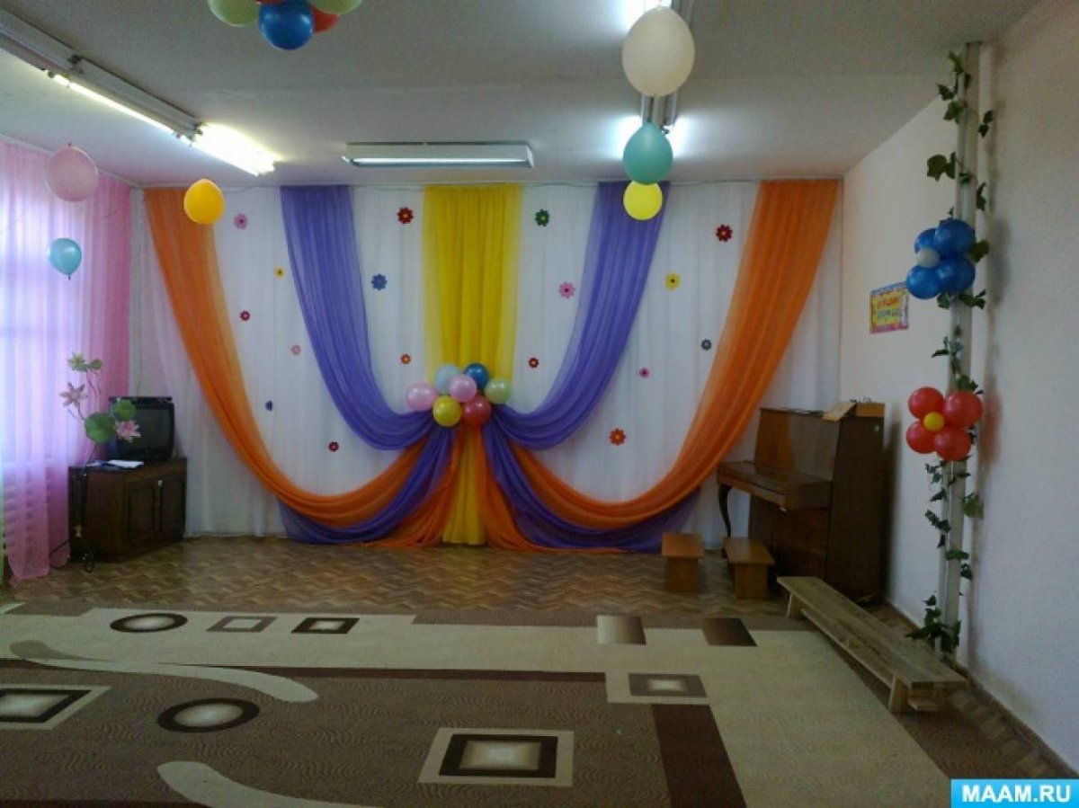 Украшение музыкального зала на выпускной