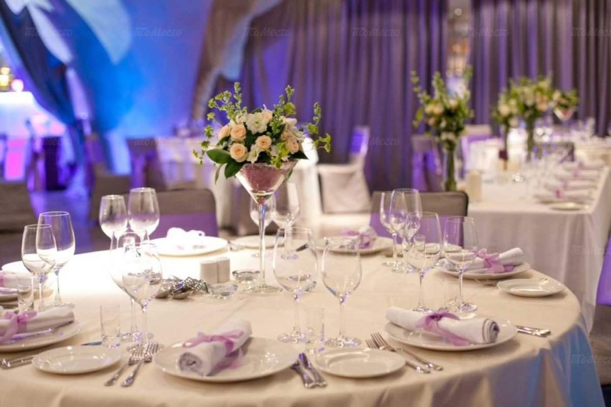 Украшение банкетного стола