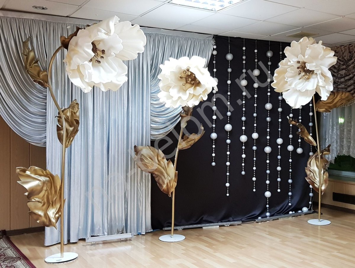 Цветы для украшения сцены