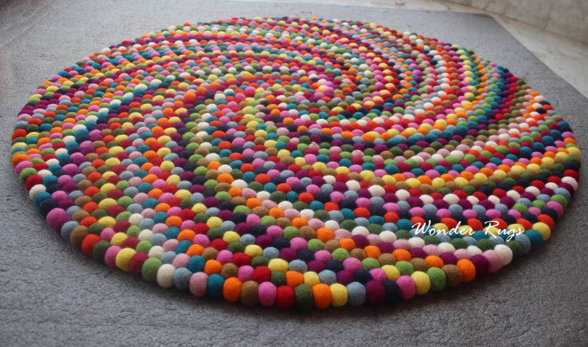 Необычные вязаные коврики