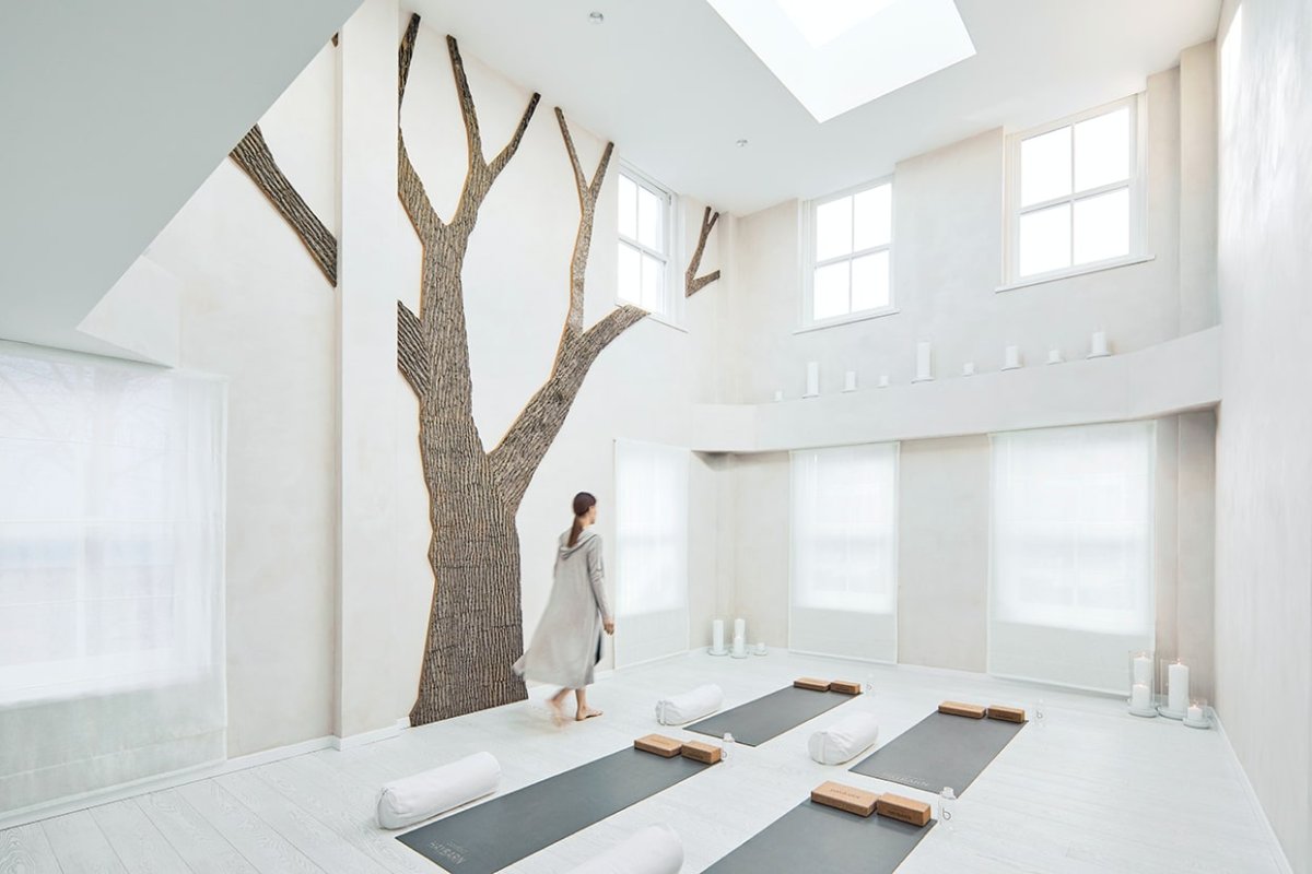 Студия йоги интерьер